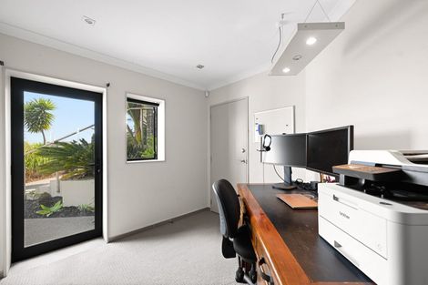 Photo of property in 21 Raddington Way, Huntington, Hamilton, 3210