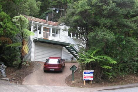 Photo of property in 6 Takahe Road, Titirangi, Auckland, 0604