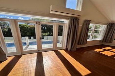 Photo of property in 7 Chatsworth Road, Silverstream, Upper Hutt, 5019