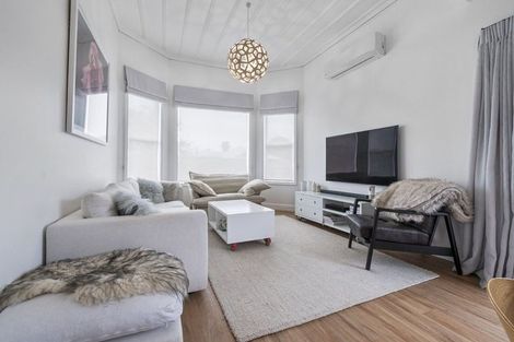 Photo of property in 61 Russell Street, Palmerston North, 4414