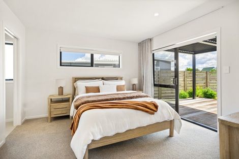Photo of property in 2 Motutere Drive, Matarangi, 3592