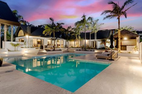 Photo of property in 211 Schnapper Rock Road, Schnapper Rock, Auckland, 0632