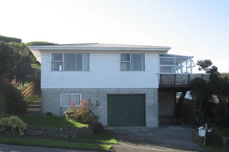 Photo of property in 26 Gloaming Hill, Titahi Bay, Porirua, 5022