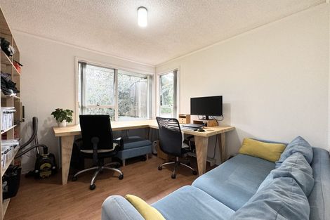 Photo of property in 6 Cottam Grove, Northcross, Auckland, 0632