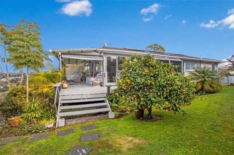 Photo of property in 3 Deverell Place, Northcross, Auckland, 0632