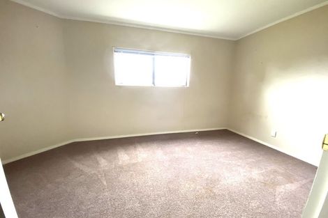 Photo of property in 1/10 Sumich Place, West Harbour, Auckland, 0618