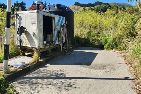 Photo of property in 1684 State Highway 2, Kaitoke, Upper Hutt, 5018