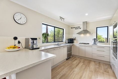 Photo of property in 14 Coralsea Way, Arkles Bay, Whangaparaoa, 0932
