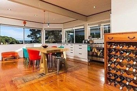 Photo of property in 1/288 East Coast Road, Forrest Hill, Auckland, 0620