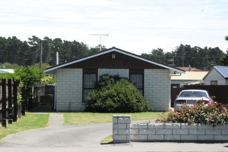 Photo of property in 92 Estuary Road, South New Brighton, Christchurch, 8062