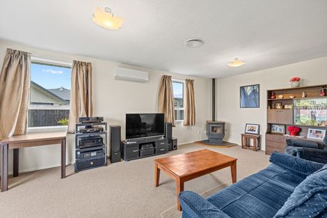 Photo of property in 12 Cowper Place, Avondale, Christchurch, 8061