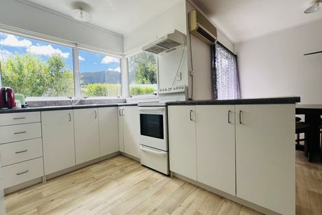 Photo of property in 98 Victoria Street, Coromandel, 3506
