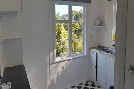 Photo of property in 21 Pembroke Road, Northland, Wellington, 6012