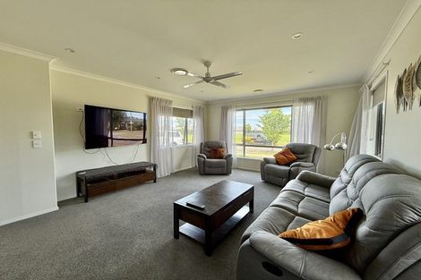 Photo of property in 16 Huka Heights Drive, Rangatira Park, Taupo, 3330