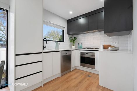 Photo of property in 43a Mirrabooka Avenue, Botany Downs, Auckland, 2010