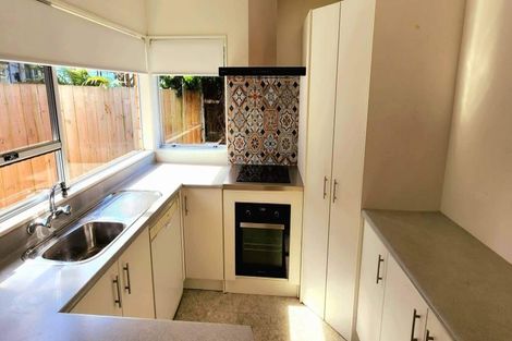 Photo of property in 2/11 Gloria Avenue, Te Atatu Peninsula, Auckland, 0610