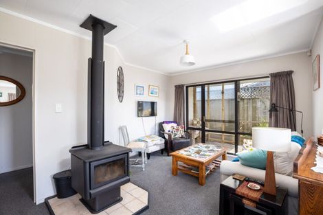 Photo of property in 12 Pratt Street, Waitara, 4320