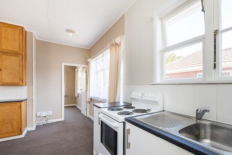 Photo of property in 15 Ihle Street, Terrace End, Palmerston North, 4410