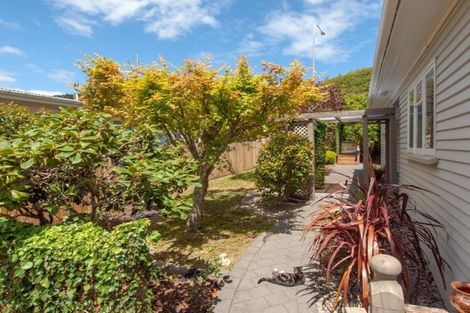 Photo of property in 271 Middleton Road, Glenside, Wellington, 6037