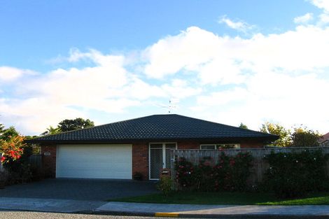 Photo of property in 6 Fleetwood Grove, Waikanae, 5036