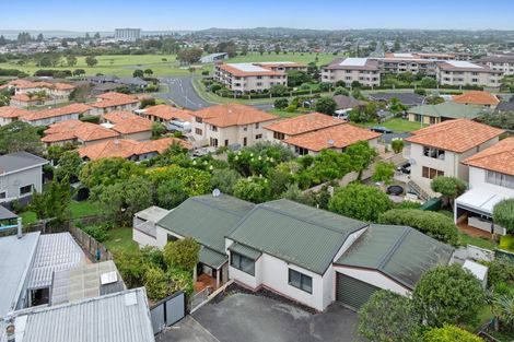 Photo of property in 4a Orewa Heights Crescent, Orewa, 0931