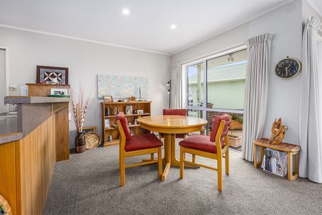 Photo of property in 2a James Street, Plimmerton, Porirua, 5026