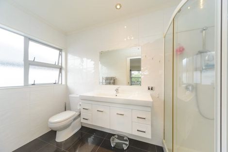 Photo of property in 20 Rosalie Terrace, Kelvin Grove, Palmerston North, 4414