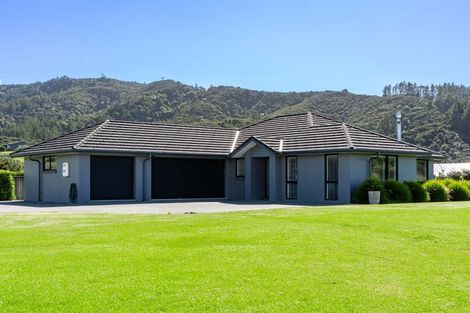 Photo of property in 32 Robert Hastie Drive, Mangawhai, 0573