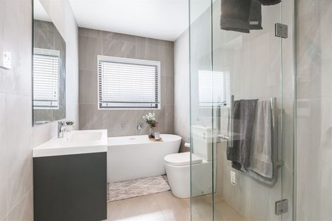 Photo of property in 106 Parkview Drive, Gulf Harbour, Whangaparaoa, 0930