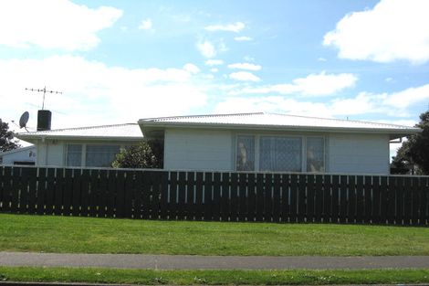 Photo of property in 14 Laird Street, Castlecliff, Whanganui, 4501