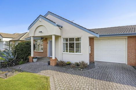 Photo of property in 14 Fernbrook Close, Burswood, Auckland, 2013