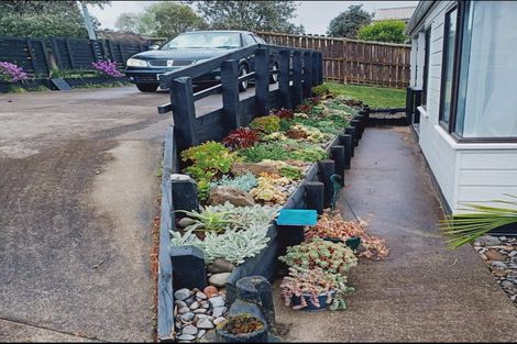 Photo of property in 64 Trias Road, Totara Vale, Auckland, 0629