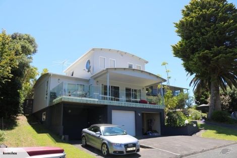 Photo of property in 18 Rewa Place, Russell, 0202