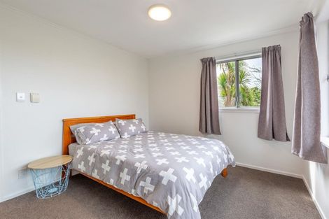 Photo of property in 9 Tracey Terrace, Te Atatu South, Auckland, 0602
