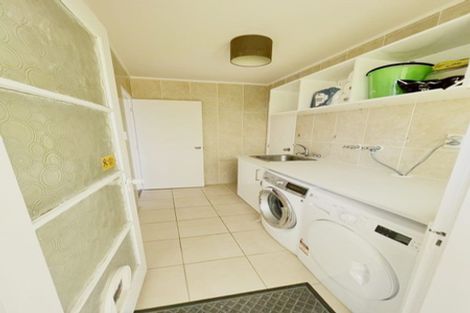 Photo of property in 5 Serrita Avenue, Sunnyhills, Auckland, 2010