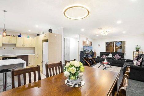 Photo of property in 122 Dominion Road, Papakura, 2110