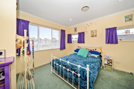 Photo of property in 8 Barrett Street, Westown, New Plymouth, 4310