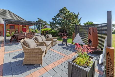 Photo of property in 389 Kawiu Road, Levin, 5510