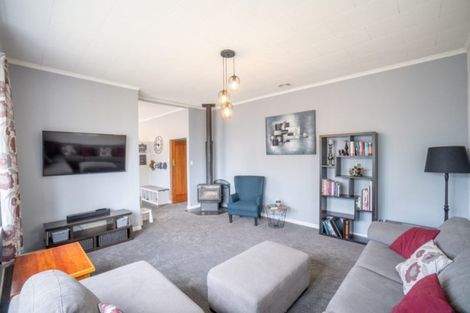 Photo of property in 46 Kingswood Street, Takaro, Palmerston North, 4412