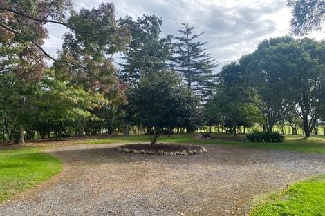 Photo of property in 435 Tararua Road, Levin, 5571