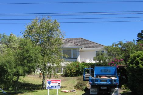Photo of property in 20 Aorangi Place, Birkenhead, Auckland, 0626