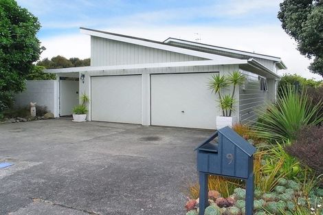 Photo of property in 9 Keel Place, Whitby, Porirua, 5024