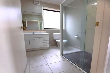 Photo of property in 2a Castleton Drive, Howick, Auckland, 2014