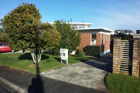 Photo of property in 2 Adrienne Place, Onehunga, Auckland, 1061