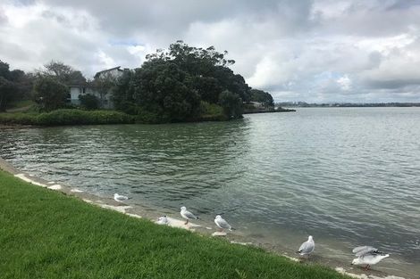 Photo of property in 7 Lane Road, Weymouth, Auckland, 2103