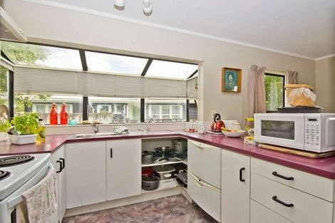 Photo of property in 10 Lacebark Court, Titirangi, Auckland, 0604
