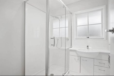 Photo of property in 2/14 Ellice Road, Totara Vale, Auckland, 0629