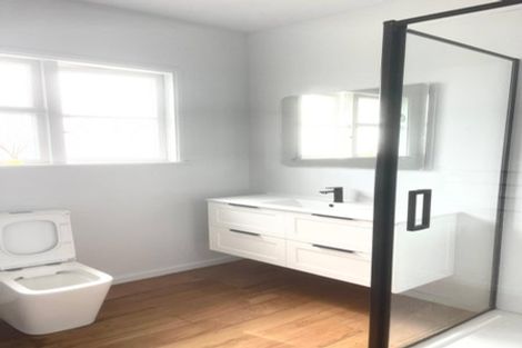 Photo of property in 164 Queen Street, Northcote Point, Auckland, 0627