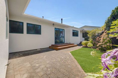 Photo of property in 6 Pararewa Drive, Whalers Gate, New Plymouth, 4310
