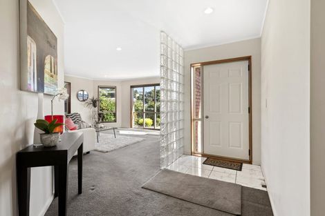 Photo of property in 11 Angel Way, Stanmore Bay, Whangaparaoa, 0932